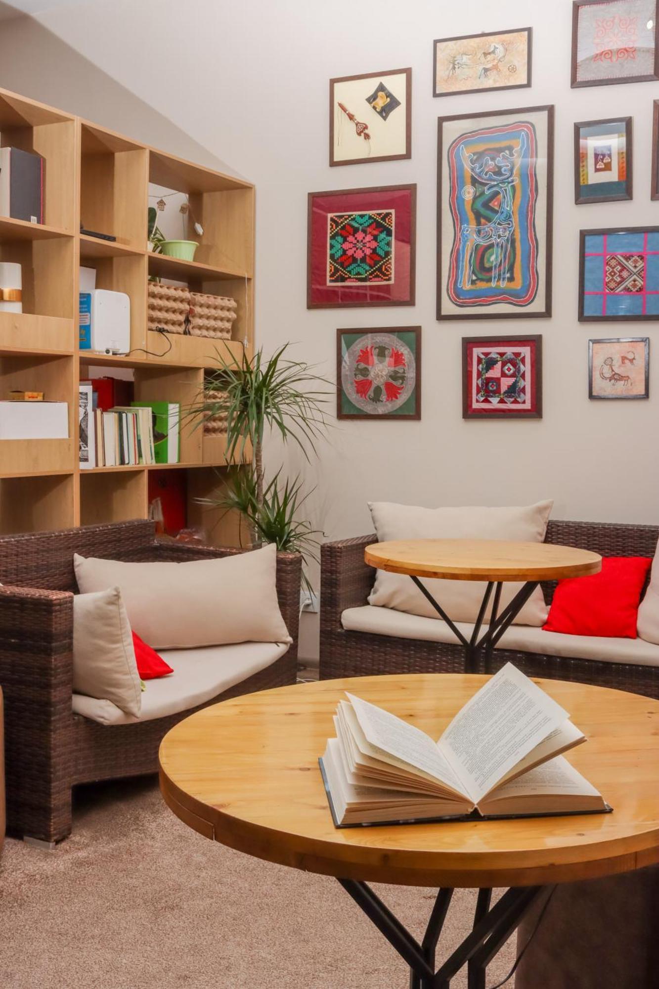 Bodo Hostel Bishkek Ngoại thất bức ảnh
